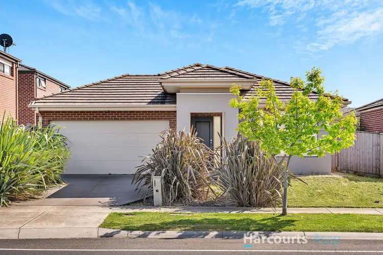 19 Fenway Boulevard, Clyde North VIC 3978