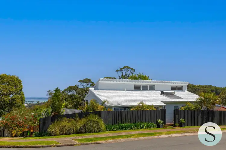 1 Barralong Street, Belmont North NSW 2280