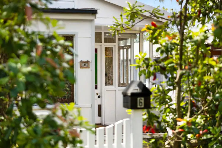 6 Station Street, Woodford NSW 2778