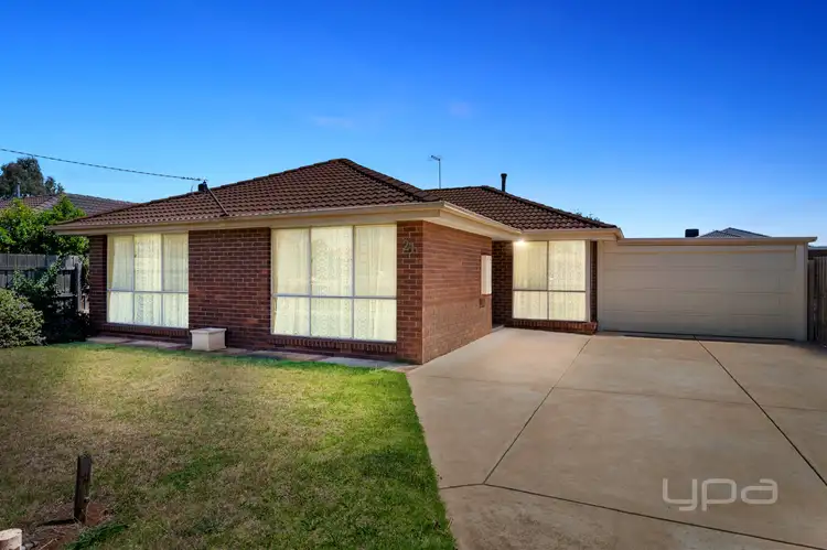21 Rees Road, Melton South VIC 3338