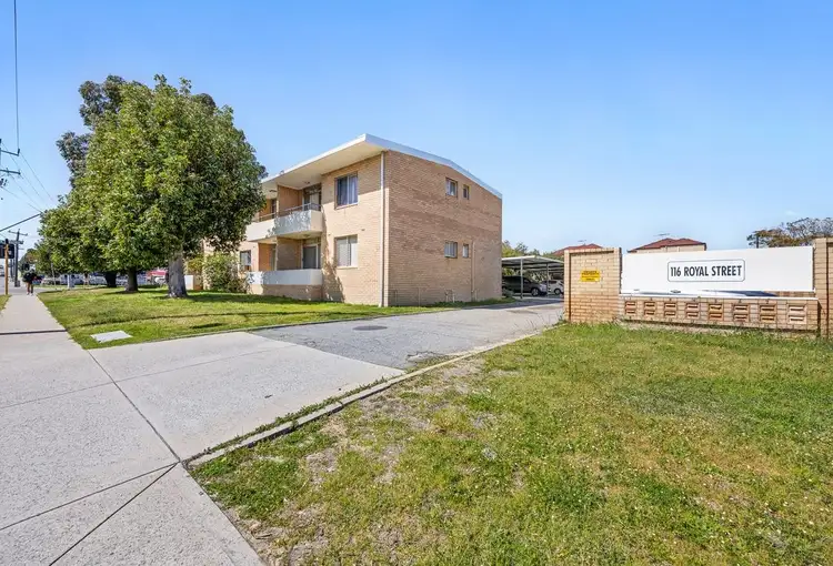 Main view of Homely unit listing, 4/116 Royal Street, Tuart Hill WA 6060