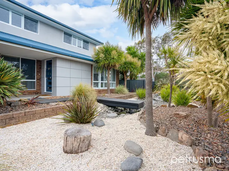 2 Sandy Point Avenue, Dodges Ferry TAS 7173