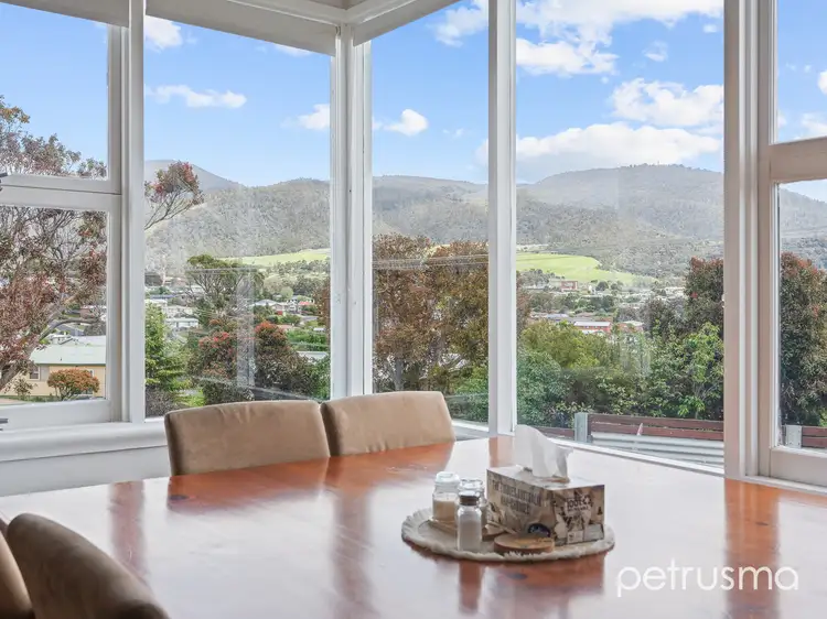 2 Reiby Street