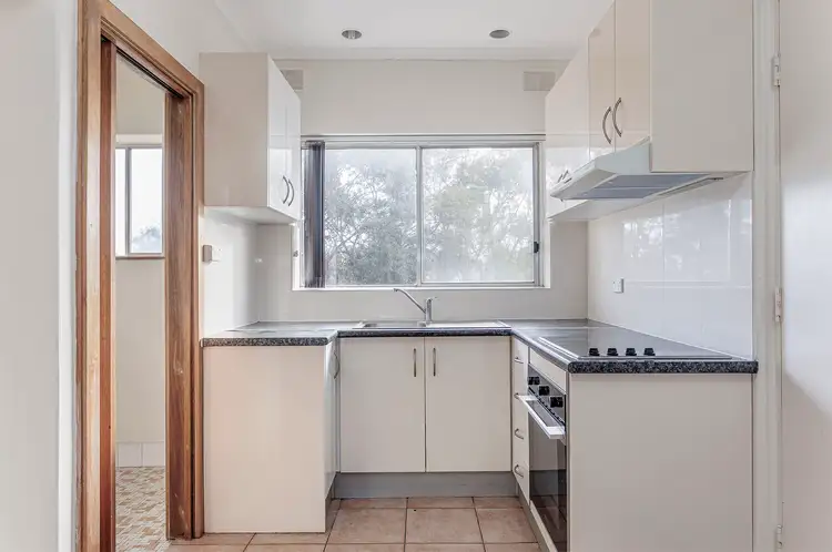 2/14 Montrose Avenue, Seaton SA 5023