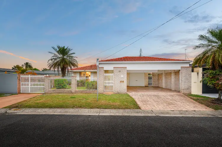 87 Vatakoula Parade, Mermaid Waters QLD 4218