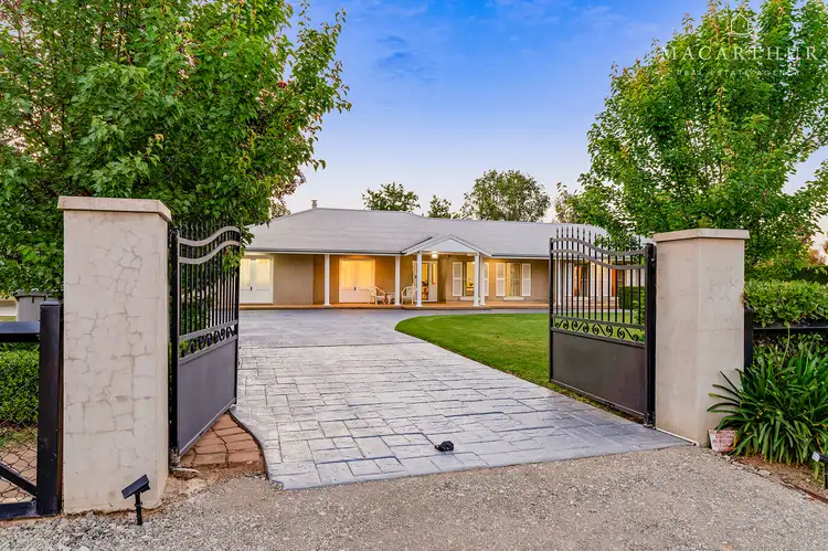 298 Mitchell Road, Lake Albert NSW 2650