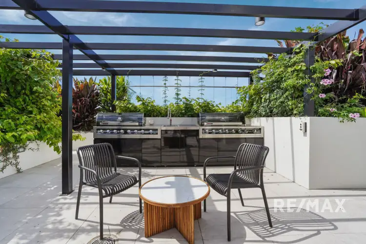 302/21-25 Carl Street, Woolloongabba QLD 4102