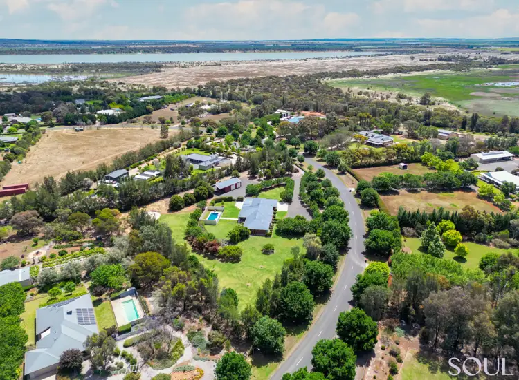 15 Mancini Drive, Lake Wyangan NSW 2680