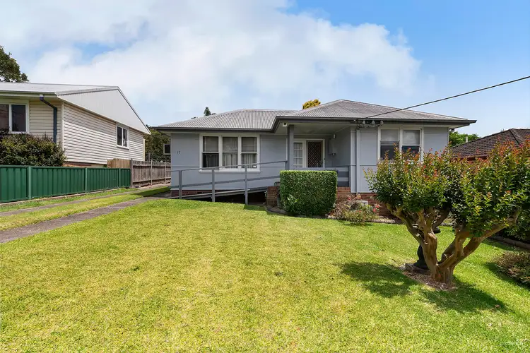 17 Newland Street, Toronto NSW 2283