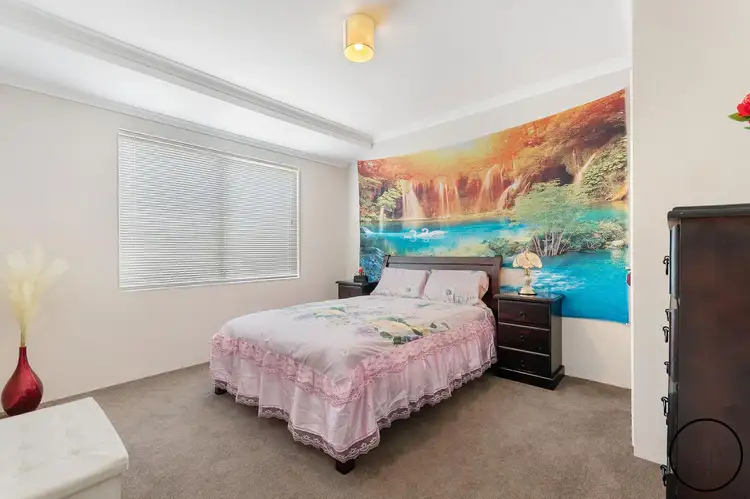 16 Banksiadale Gate, Lakelands WA 6180