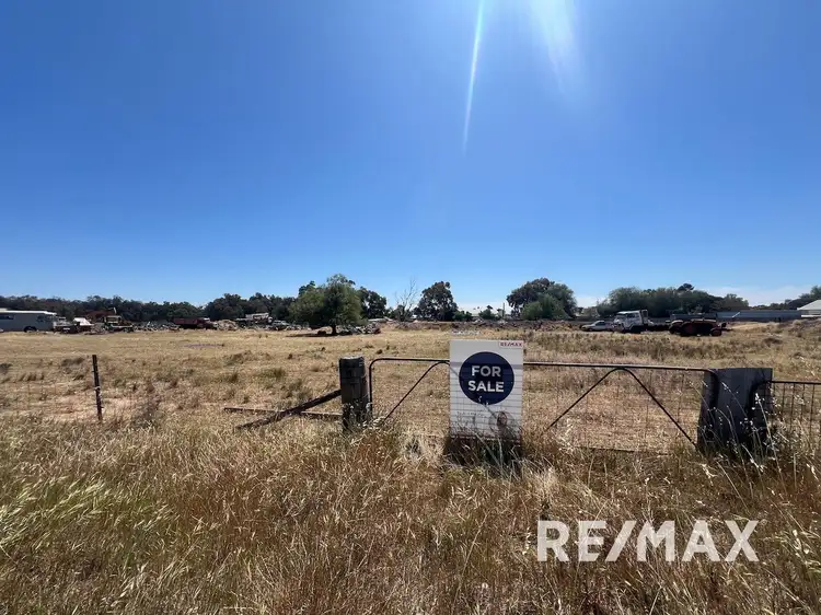 9-11 Vardy Street, Urana NSW 2645