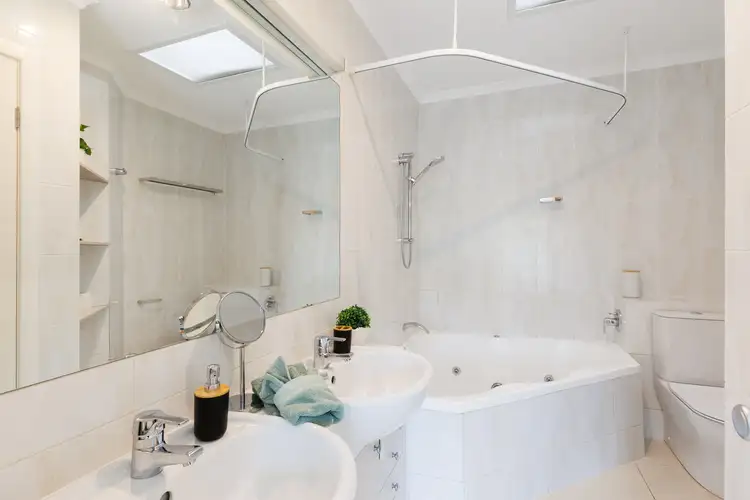 Fourth view of Homely apartment listing, 1/39 Edmondstone Street, South Brisbane QLD 4101