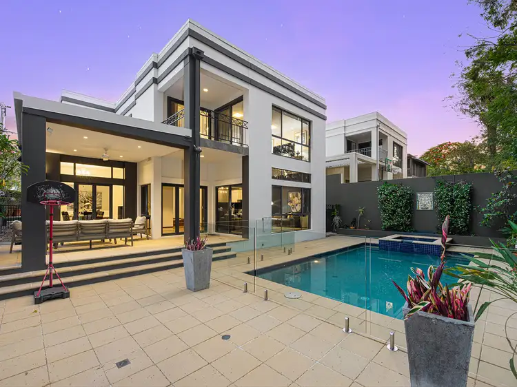 208 Hawken Drive, St Lucia QLD 4067