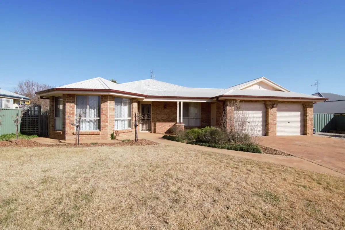 Main view of Homely house listing, 21 Roxburgh Drive, Kelso NSW 2795