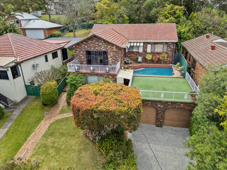 Sixth view of Homely house listing, 274 Northcliffe Drive, Lake Heights NSW 2502