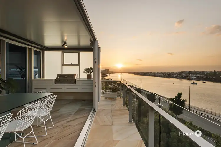 25 Hillside Crescent