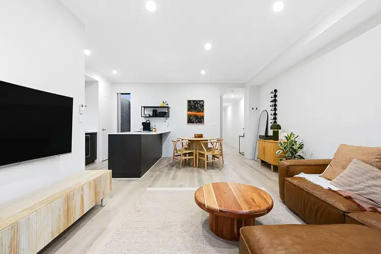 4 Helcia View, Treeby WA 6164