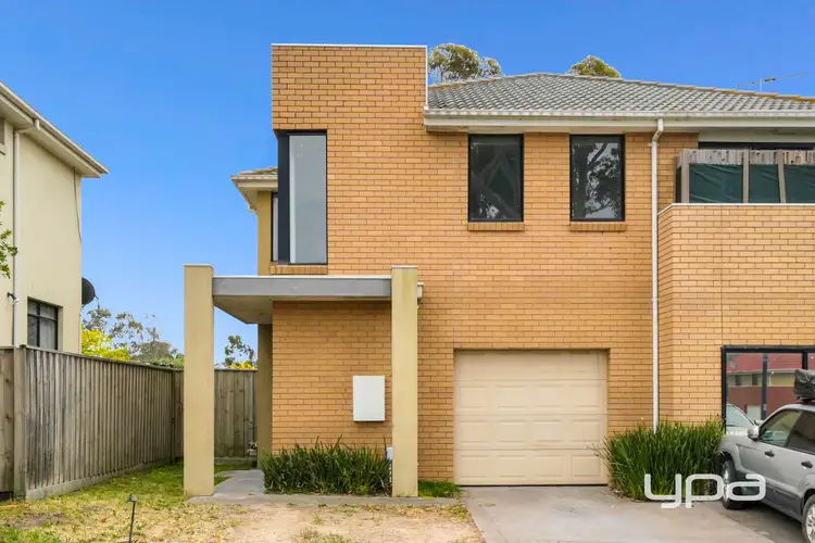 19 Crestview Close, Roxburgh Park VIC 3064