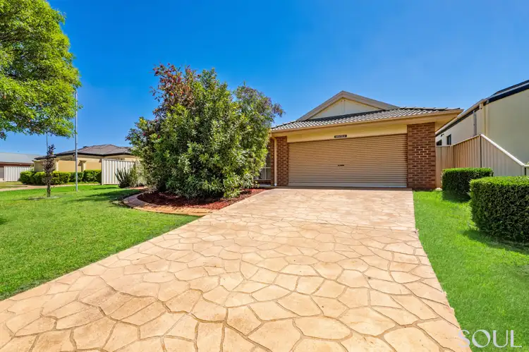 9 Albion Grove Crescent, Griffith NSW 2680