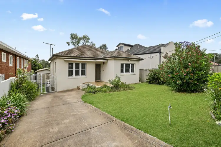 4 Burradoo Road, Beverly Hills NSW 2209