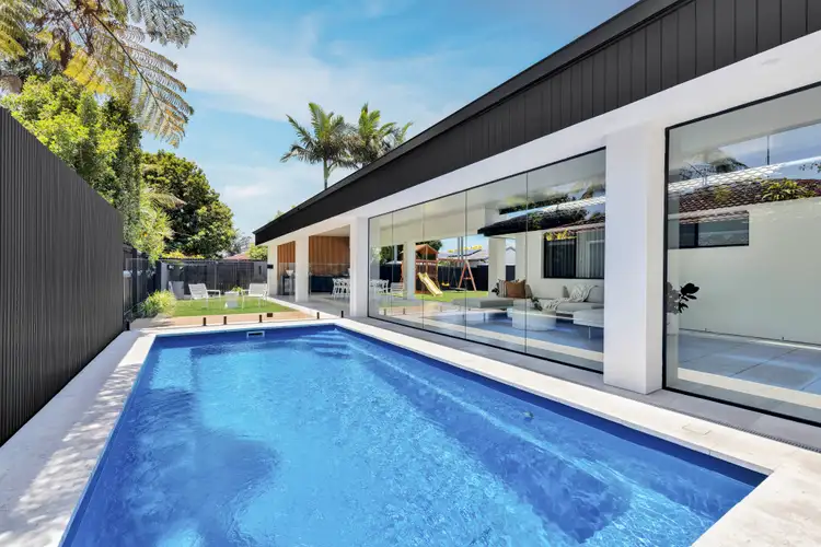 318 Rio Vista Boulevard, Mermaid Waters QLD 4218