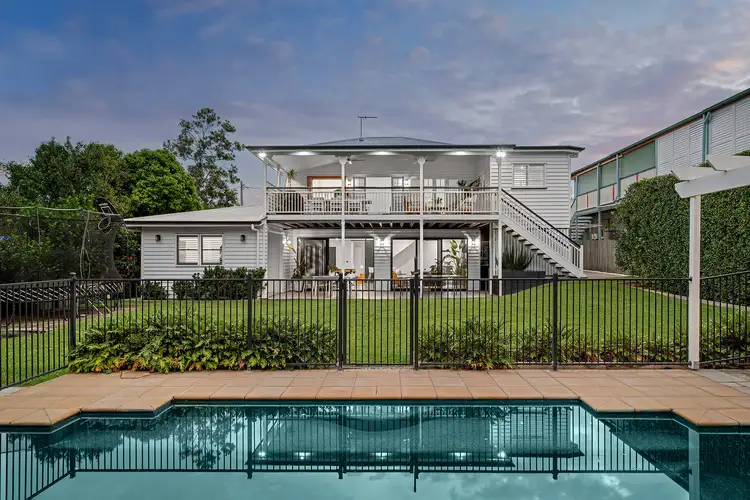 98 Morehead Avenue, Norman Park QLD 4170