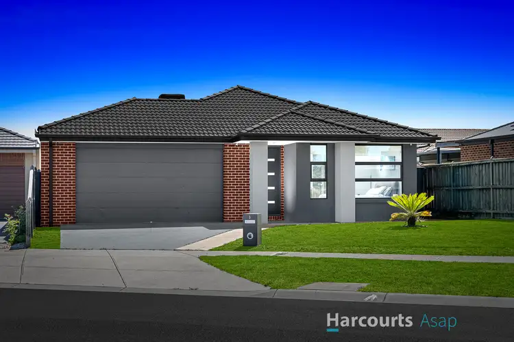 6 Riverside Drive, Cranbourne West VIC 3977