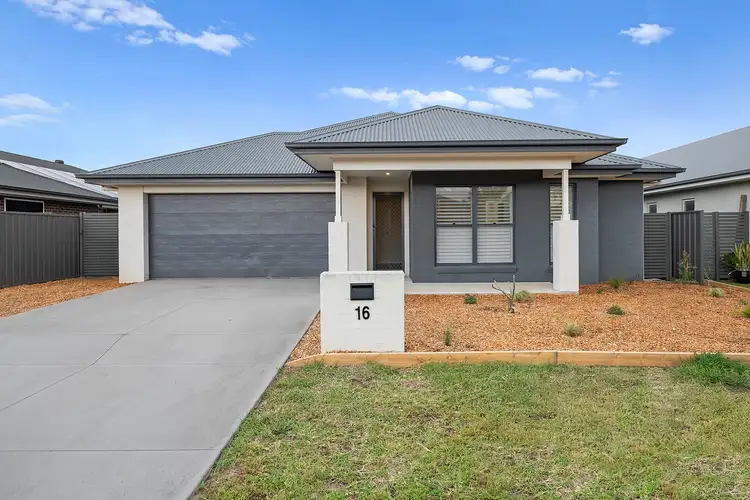 16 Rosemary Street, Fern Bay NSW 2295