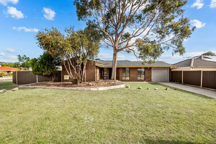 11 Essex Street, Forrestfield WA 6058