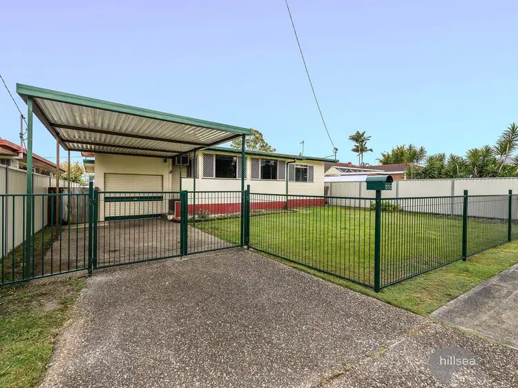 300 Bayview Street, Hollywell QLD 4216