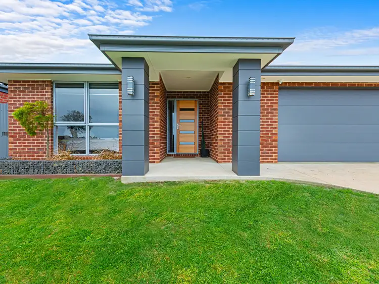14 Lawson Drive, Lakes Entrance VIC 3909