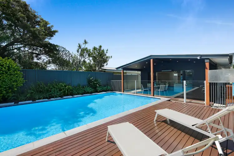 90 Albion Avenue, Miami QLD 4220