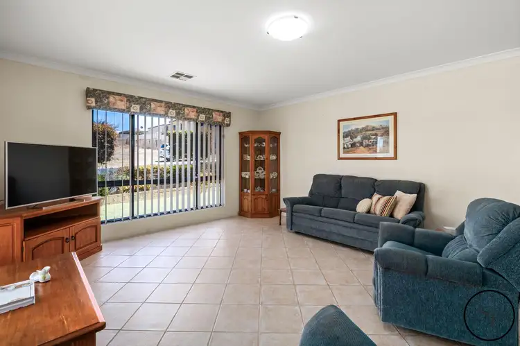 17 Greenshank Mews, Wannanup WA 6210