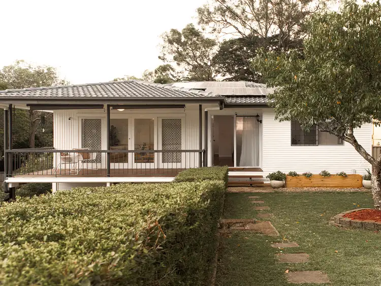 8 Quentin Street, Chapel Hill QLD 4069