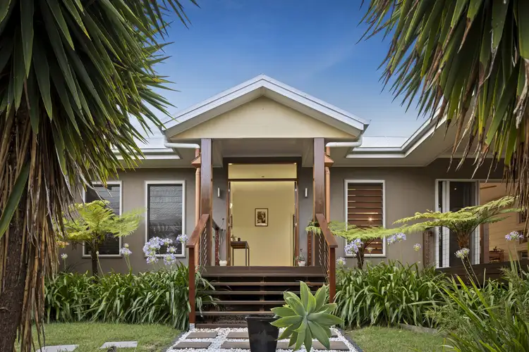 2 Pendrea Close