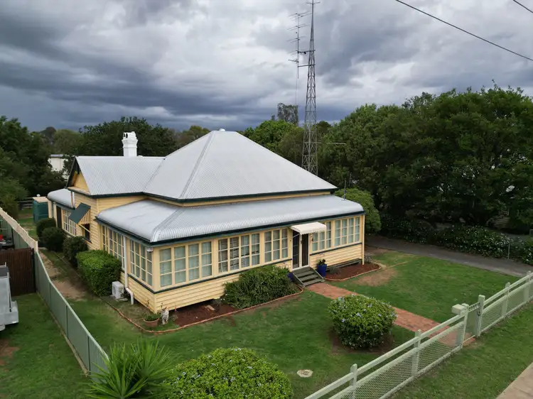 9 Creek Street, Oakey QLD 4401