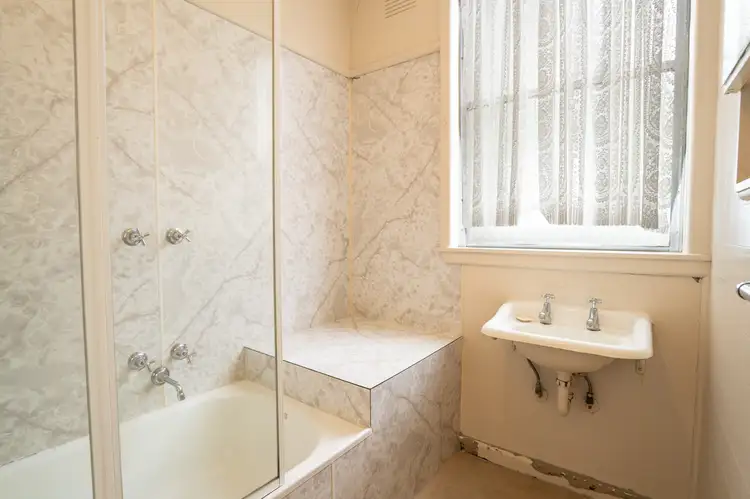 Fifth view of Homely house listing, 17 Mathieson Street, Sale VIC 3850