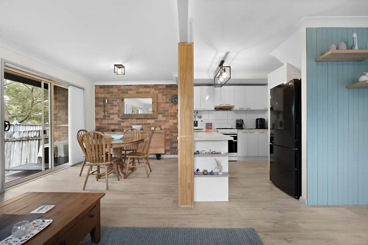 Main view of Homely house listing, 2/8 lonsdale Close, Lake Haven NSW 2263