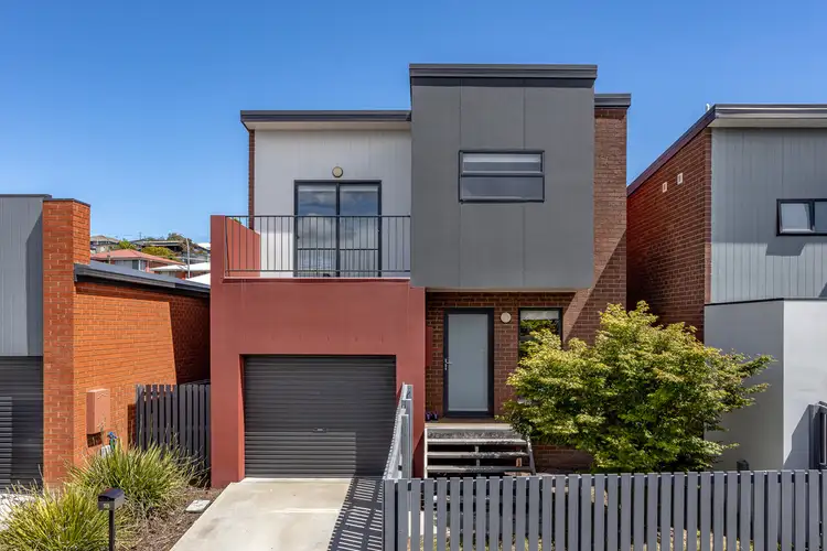 18/11 Flamenco Circle, Glenorchy TAS 7010