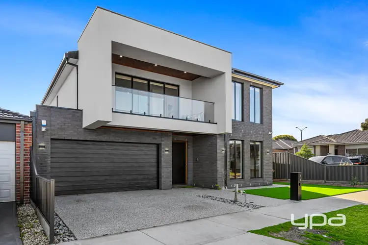 66 Hollywood Drive, Roxburgh Park VIC 3064