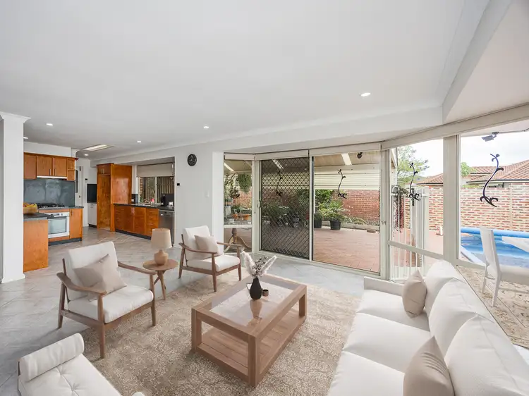 6 Ardisia Way, Woodvale WA 6026