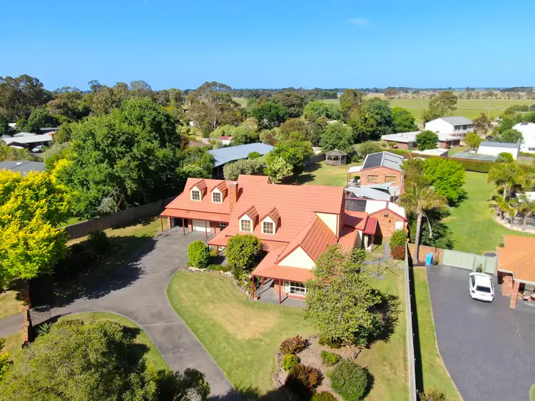 Second view of Homely house listing, 6 Nest Court, Sale VIC 3850
