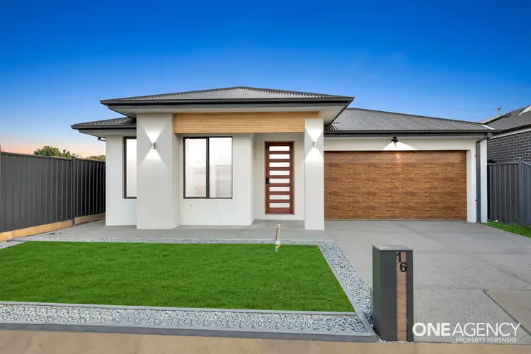16 Ayesha Avenue, Melton South VIC 3338