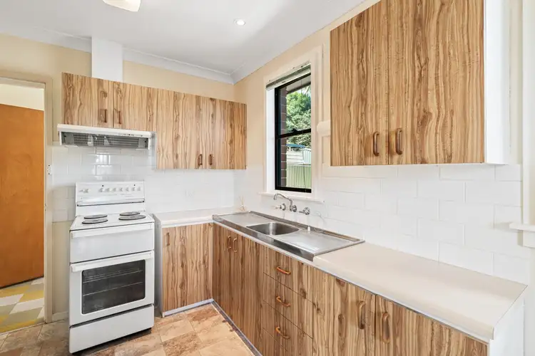 Fourth view of Homely house listing, 10 Kimpton Place, Wyoming NSW 2250