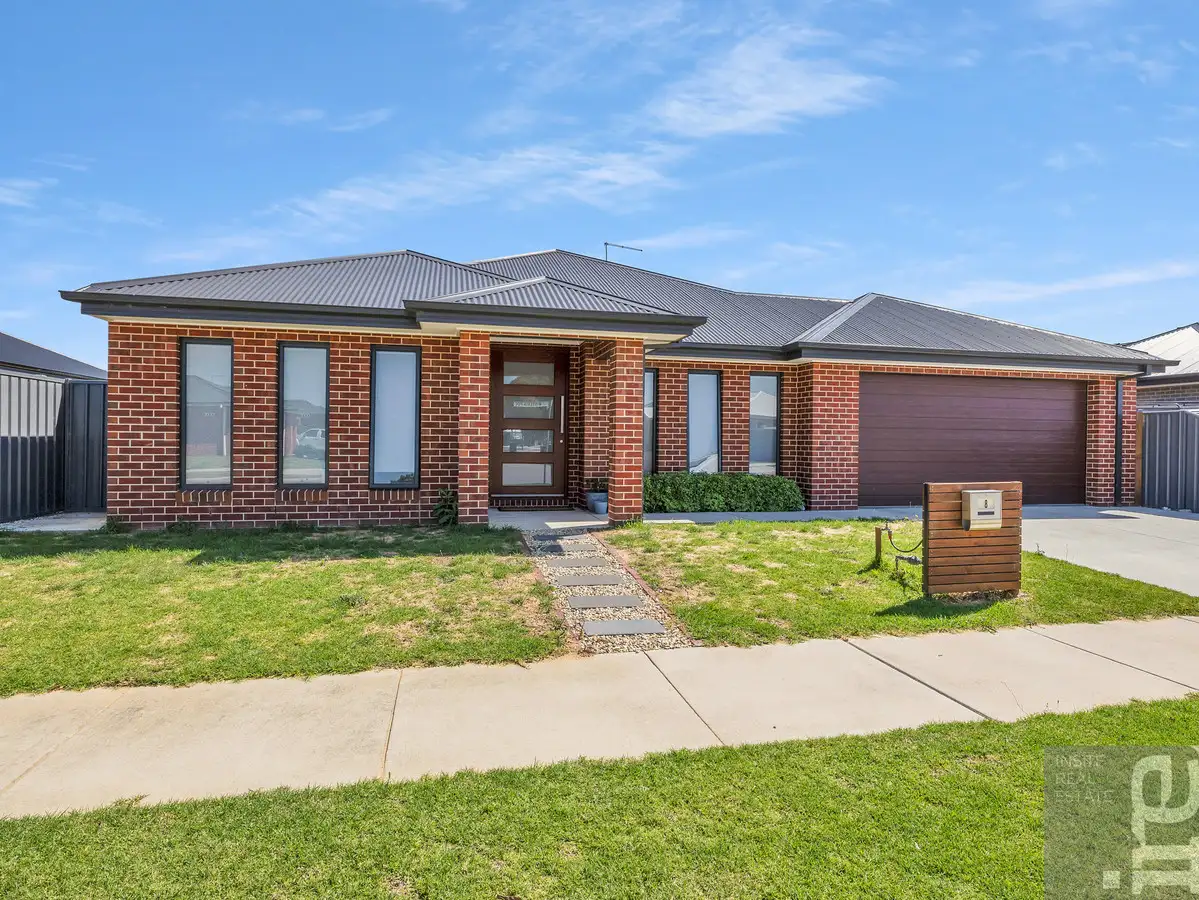 Main view of Homely house listing, 8 Wisteria Parade, Wangaratta VIC 3677