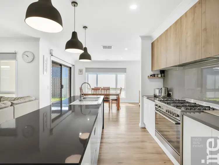 Fourth view of Homely house listing, 8 Wisteria Parade, Wangaratta VIC 3677