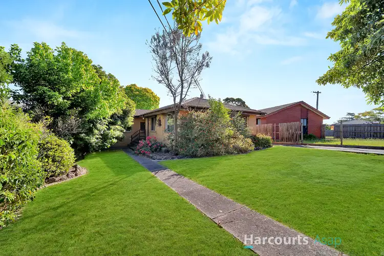 Second view of Homely house listing, 25 Meadow Wood Walk, Narre Warren VIC 3805