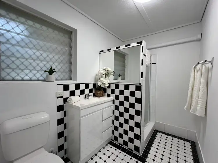 Sixth view of Homely unit listing, 5/349 Riding Road, Balmoral QLD 4171