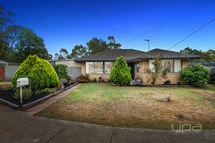 20 Hornbuckle Crescent, Melton VIC 3337