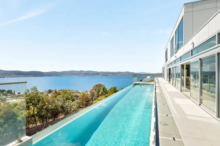 30 Nicholas Drive, Sandy Bay TAS 7005